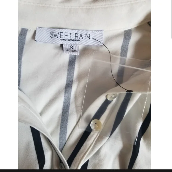 Striped button up blouse - Picture 6 of 7